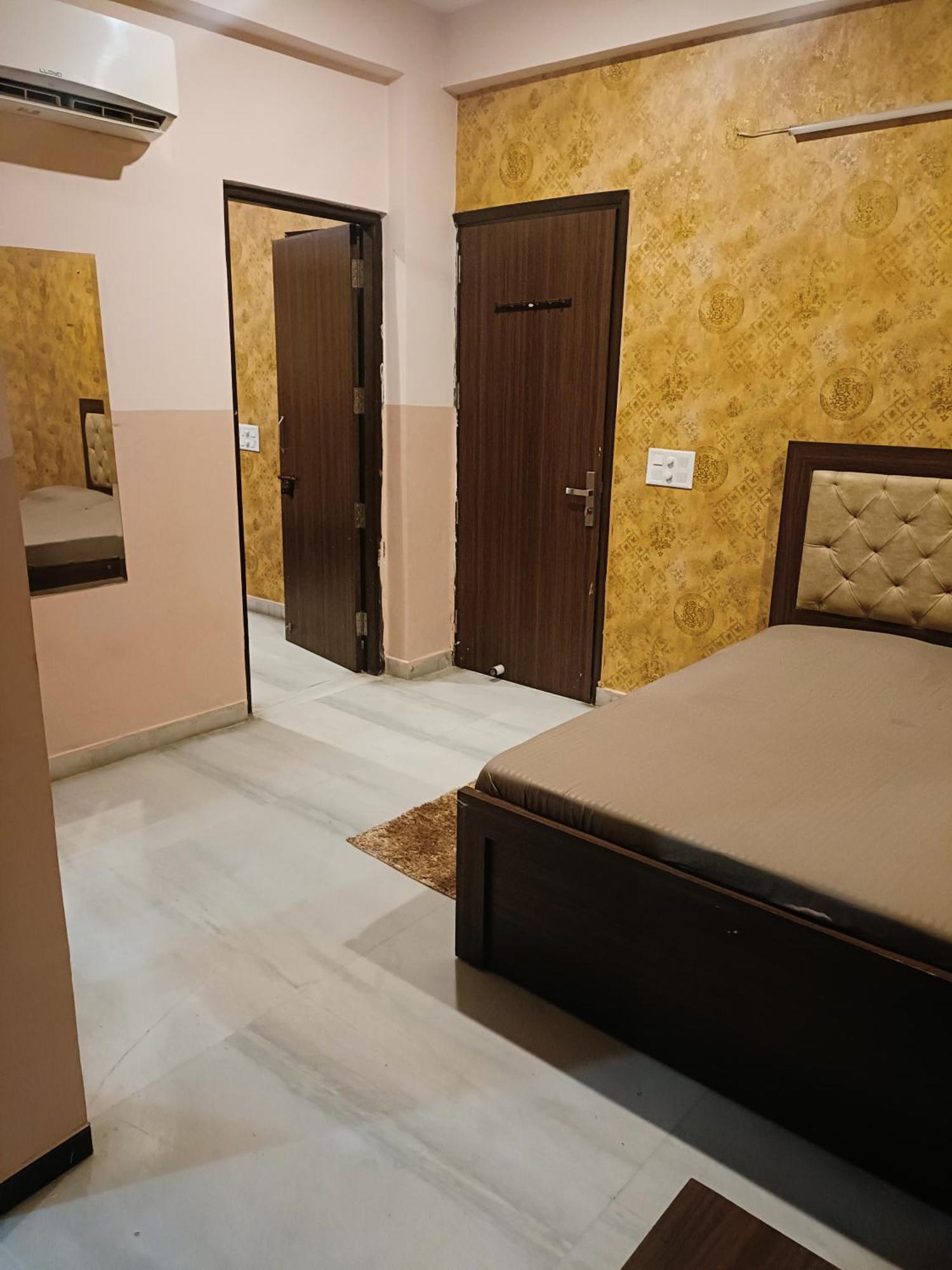 Апартаменты Mi Casa Sector 47 Гургаон Экстерьер фото