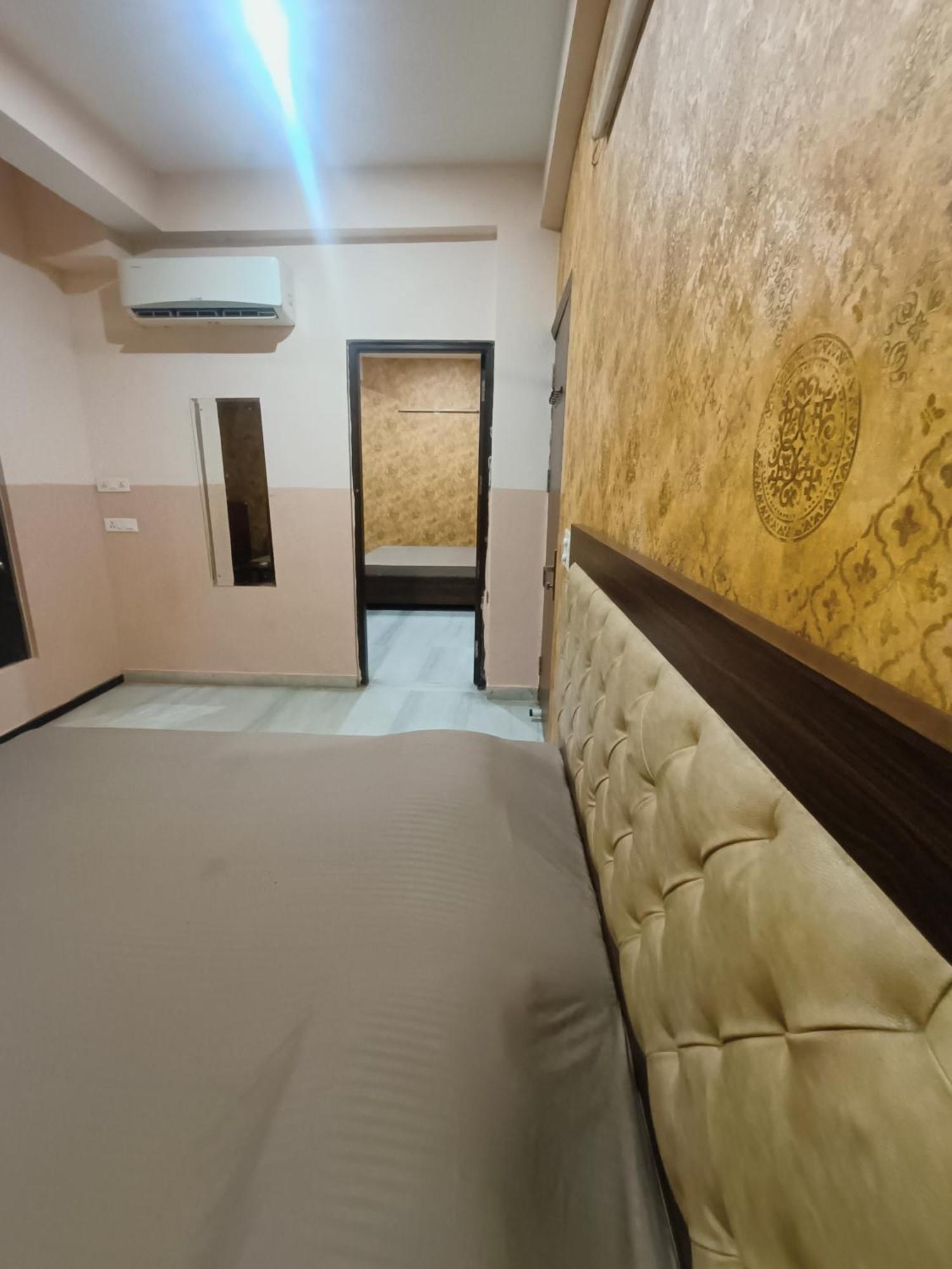 Апартаменты Mi Casa Sector 47 Гургаон Экстерьер фото