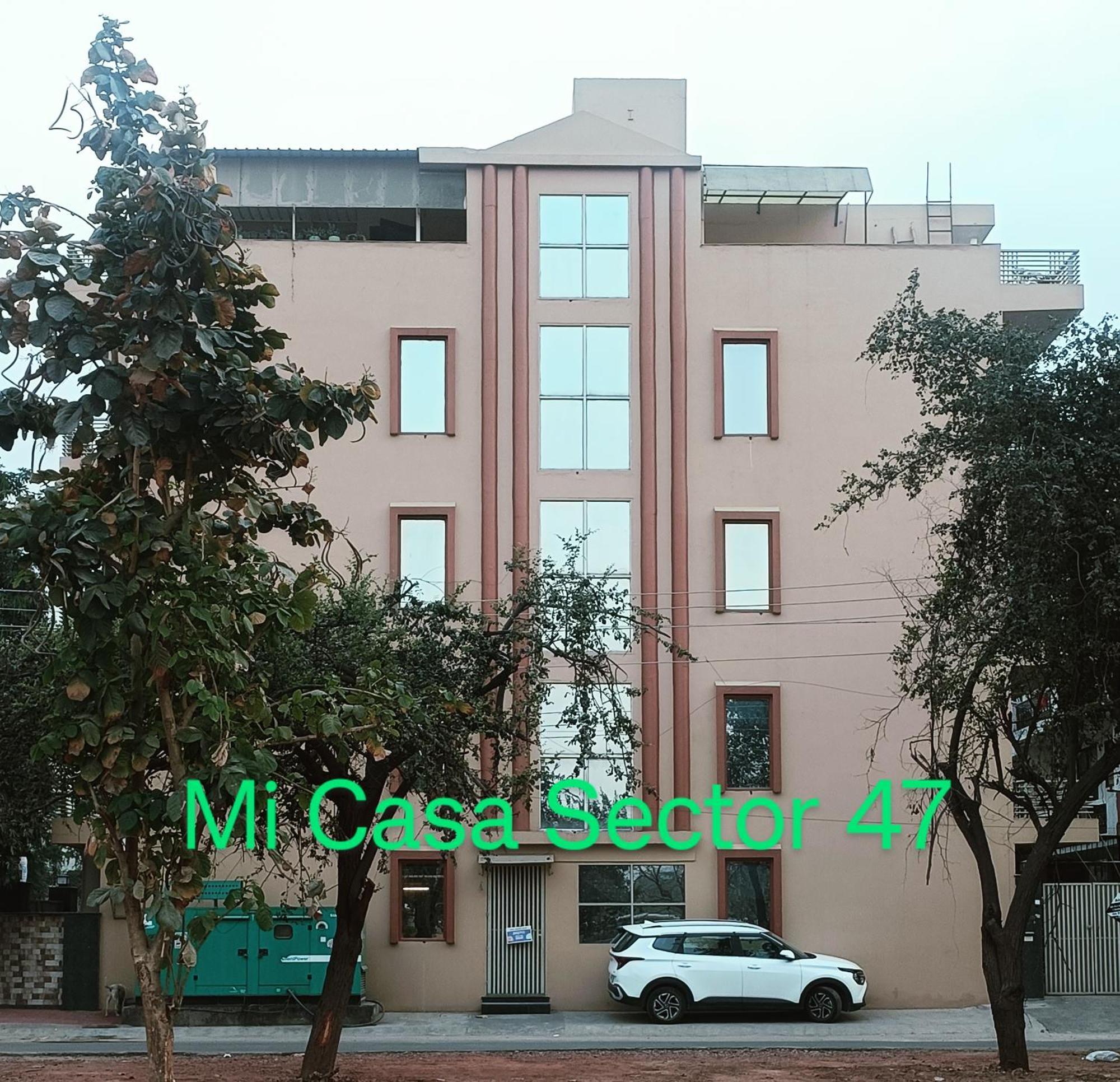 Апартаменты Mi Casa Sector 47 Гургаон Экстерьер фото